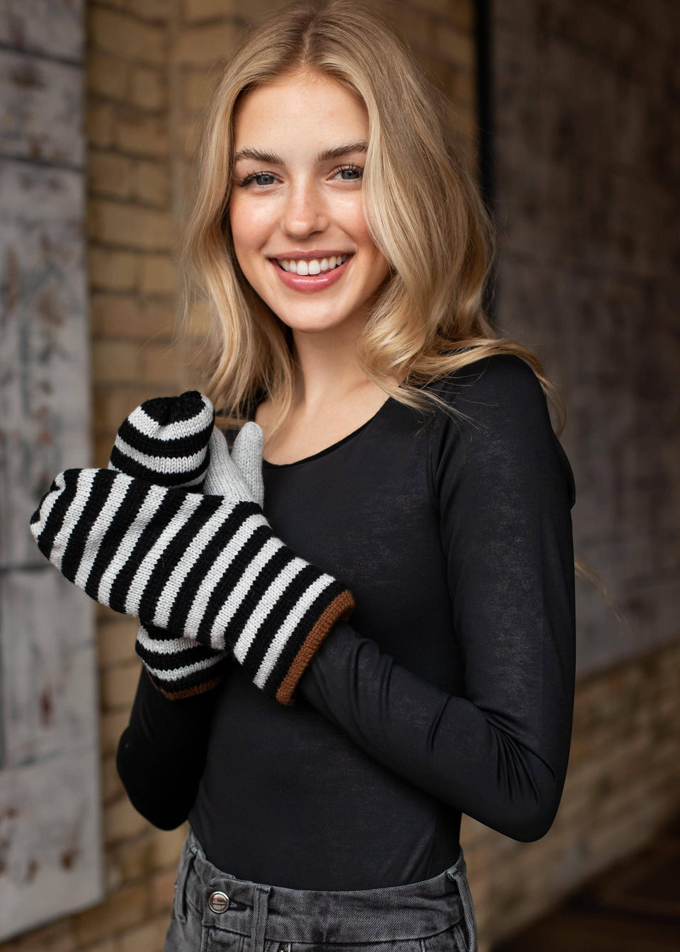 collections/Black_and_grey_stripe_fleece_lined_knit_mittens..jpg