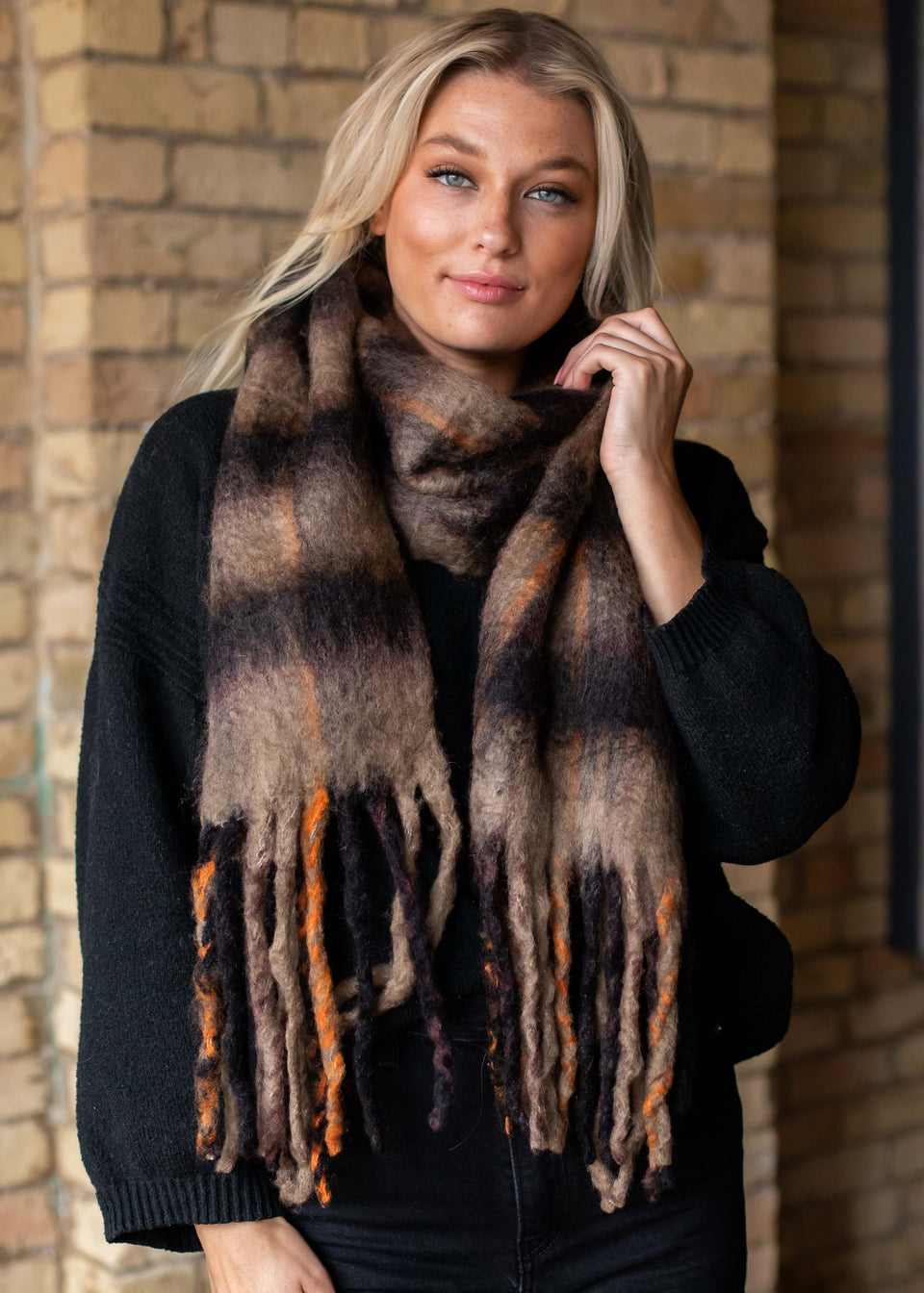 collections/chunky_Brown_long_scarf_with_plaid_and_fringe.jpg